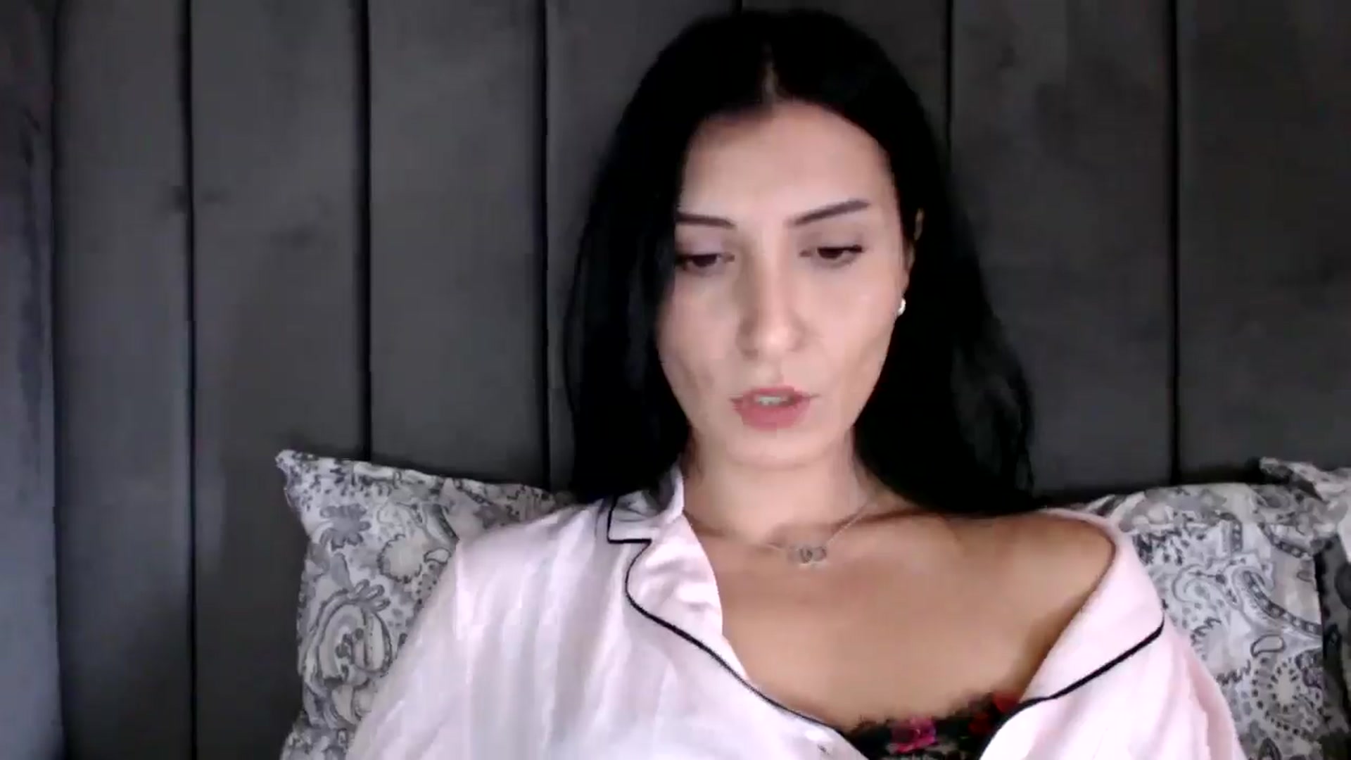 Gallery image thumbnail from Yara_77's myfreecams stream on, 10/22/2025, 09:30 image 8 of 20