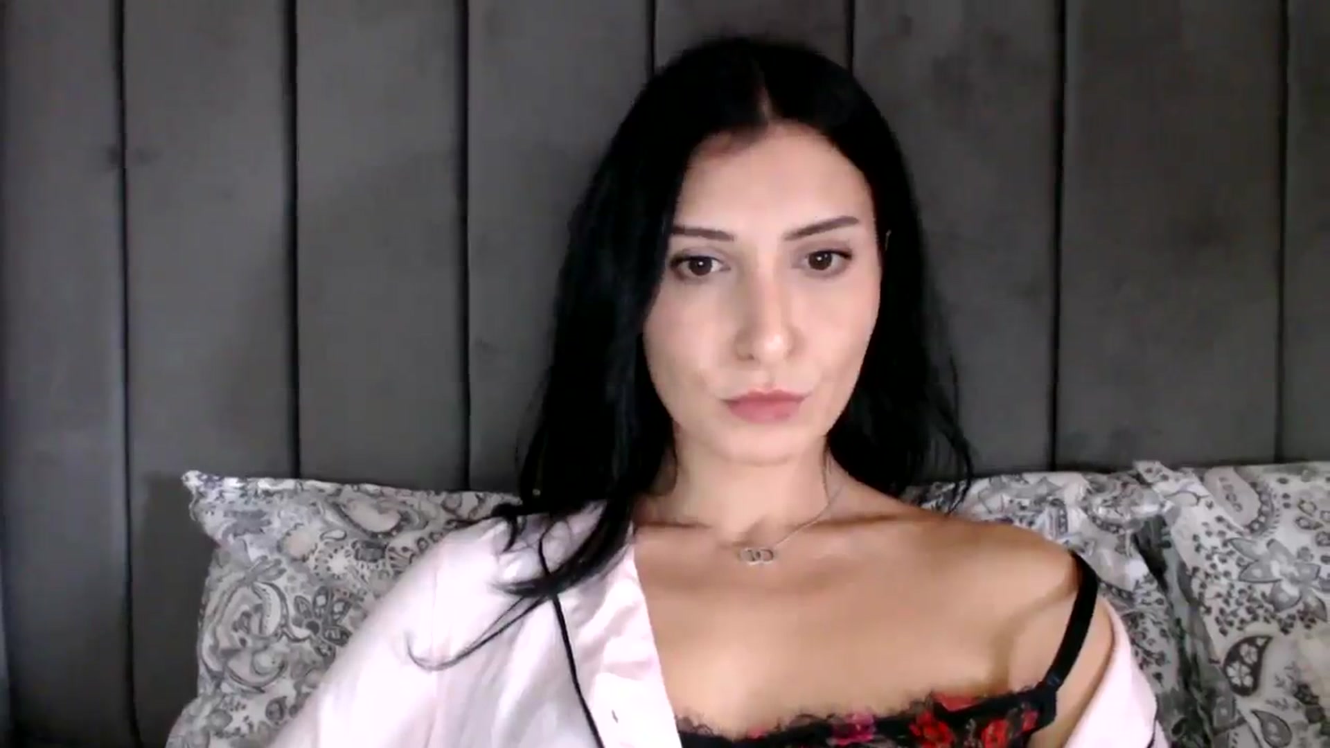 Gallery image thumbnail from Yara_77's myfreecams stream on, 10/22/2025, 10:05 image 15 of 20
