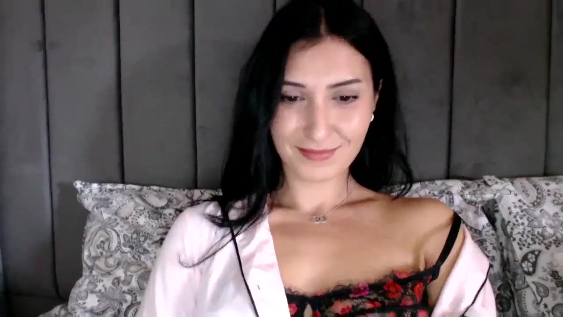 Gallery image thumbnail from Yara_77's myfreecams stream on, 10/22/2025, 10:05 image 14 of 20