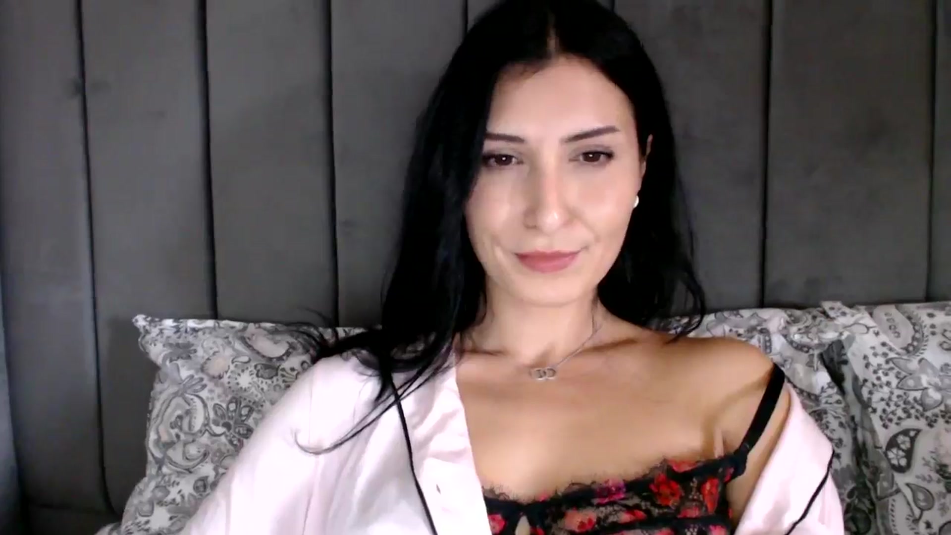 Gallery image thumbnail from Yara_77's myfreecams stream on, 10/22/2025, 10:05 image 13 of 20