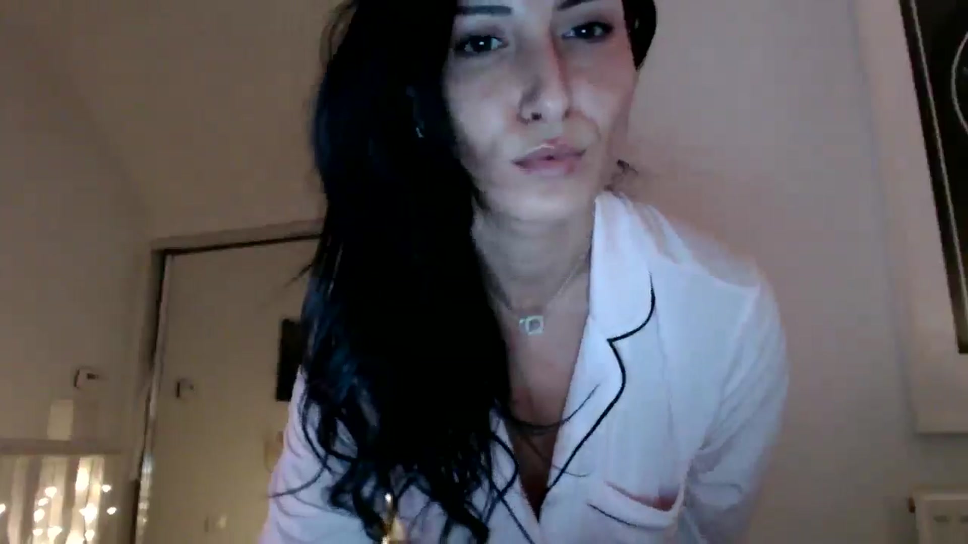 Gallery image thumbnail from Yara_77's myfreecams stream on, 10/22/2025, 19:09 image 14 of 20