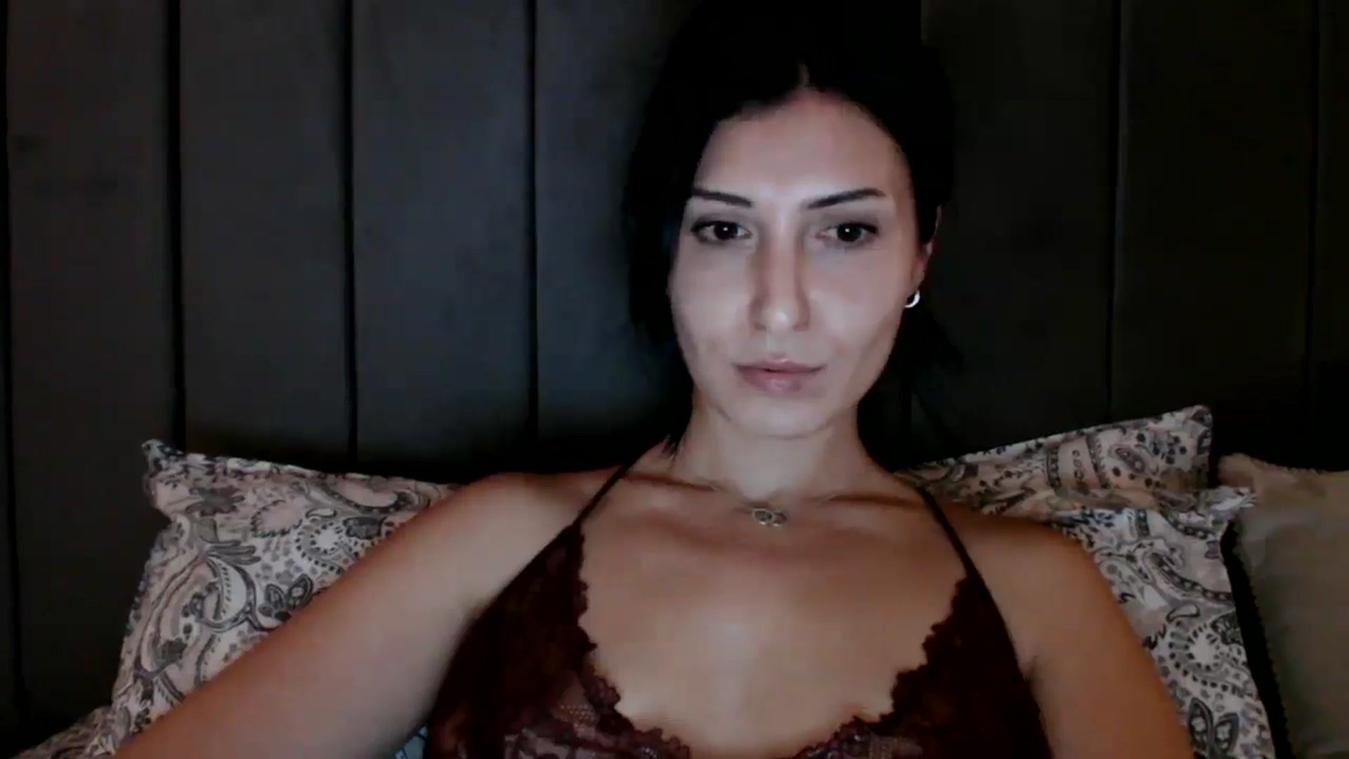 Gallery image thumbnail from Yara_77's myfreecams stream on, 10/22/2025, 19:09 image 12 of 20