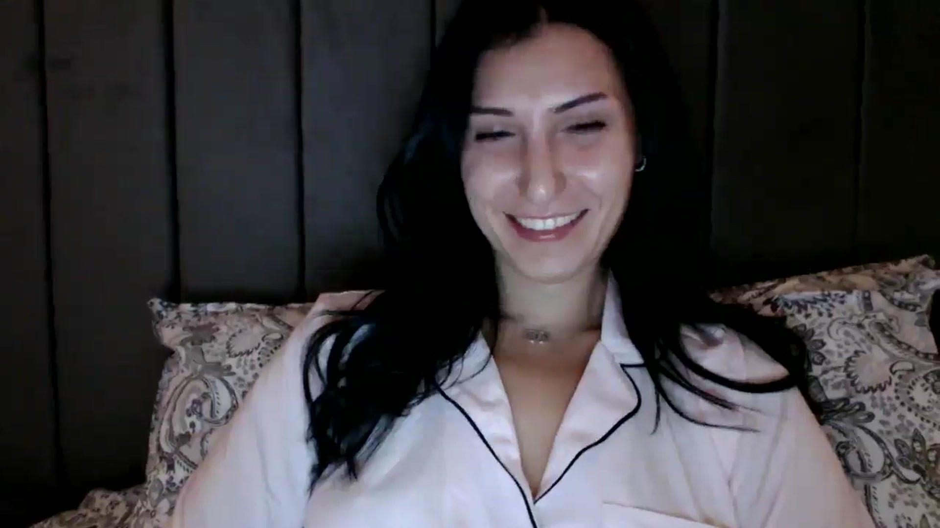 Gallery image thumbnail from Yara_77's myfreecams stream on, 10/22/2025, 19:44 image 10 of 20