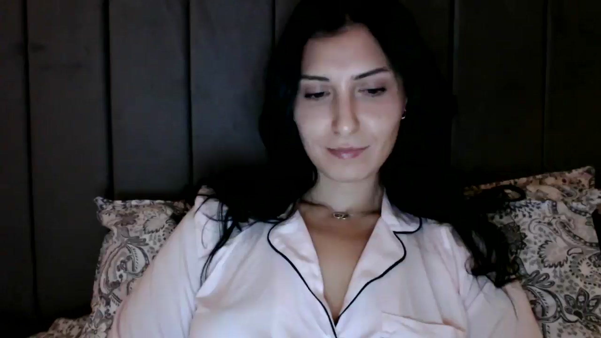 Gallery image thumbnail from Yara_77's myfreecams stream on, 10/22/2025, 19:44 image 19 of 20