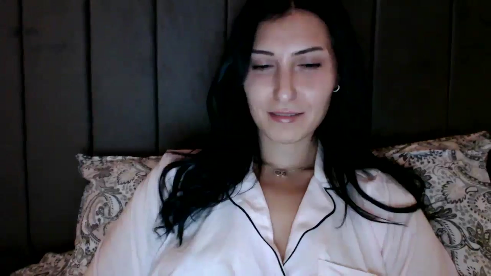 Gallery image thumbnail from Yara_77's myfreecams stream on, 10/22/2025, 19:44 image 13 of 20