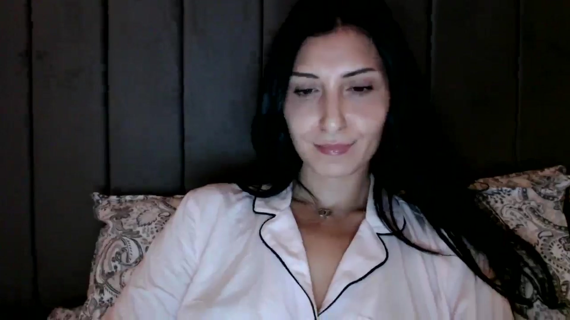 Gallery image thumbnail from Yara_77's myfreecams stream on, 10/22/2025, 19:44 image 2 of 20