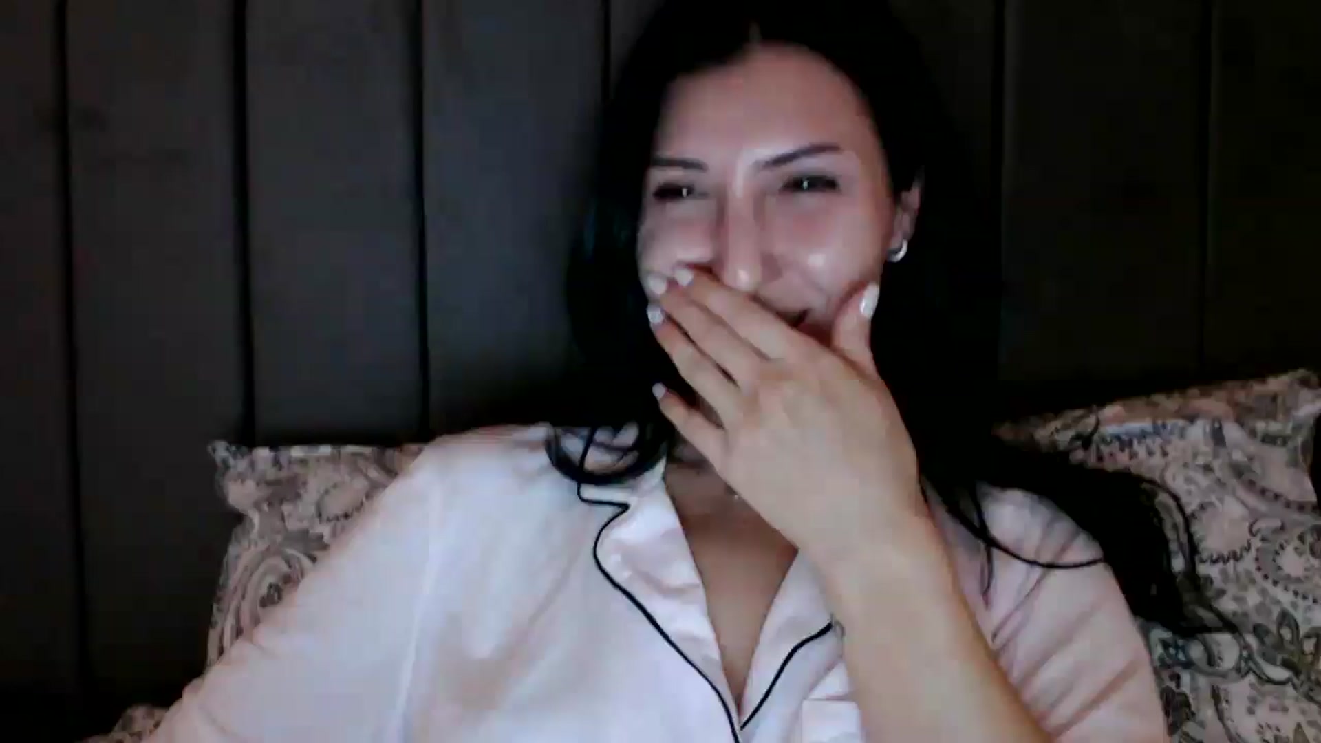 Gallery image thumbnail from Yara_77's myfreecams stream on, 10/22/2025, 19:44 image 6 of 20