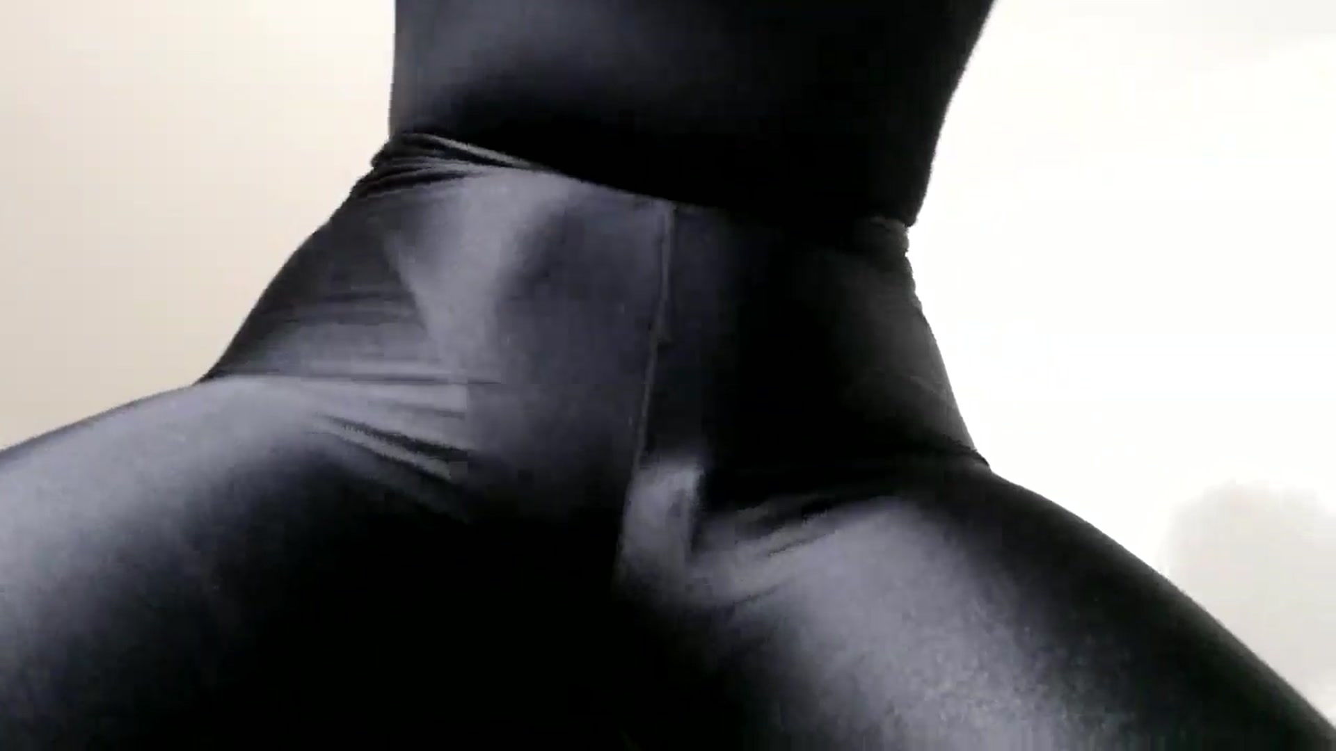 Gallery image thumbnail from Yara_77's myfreecams stream on, 10/23/2025, 11:23 image 19 of 20