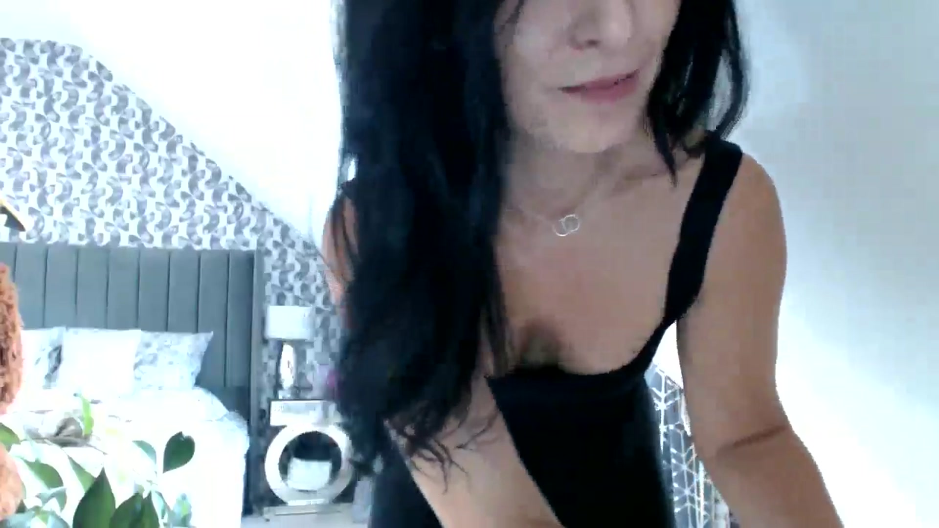 Gallery image thumbnail from Yara_77's myfreecams stream on, 10/23/2025, 12:05 image 5 of 20