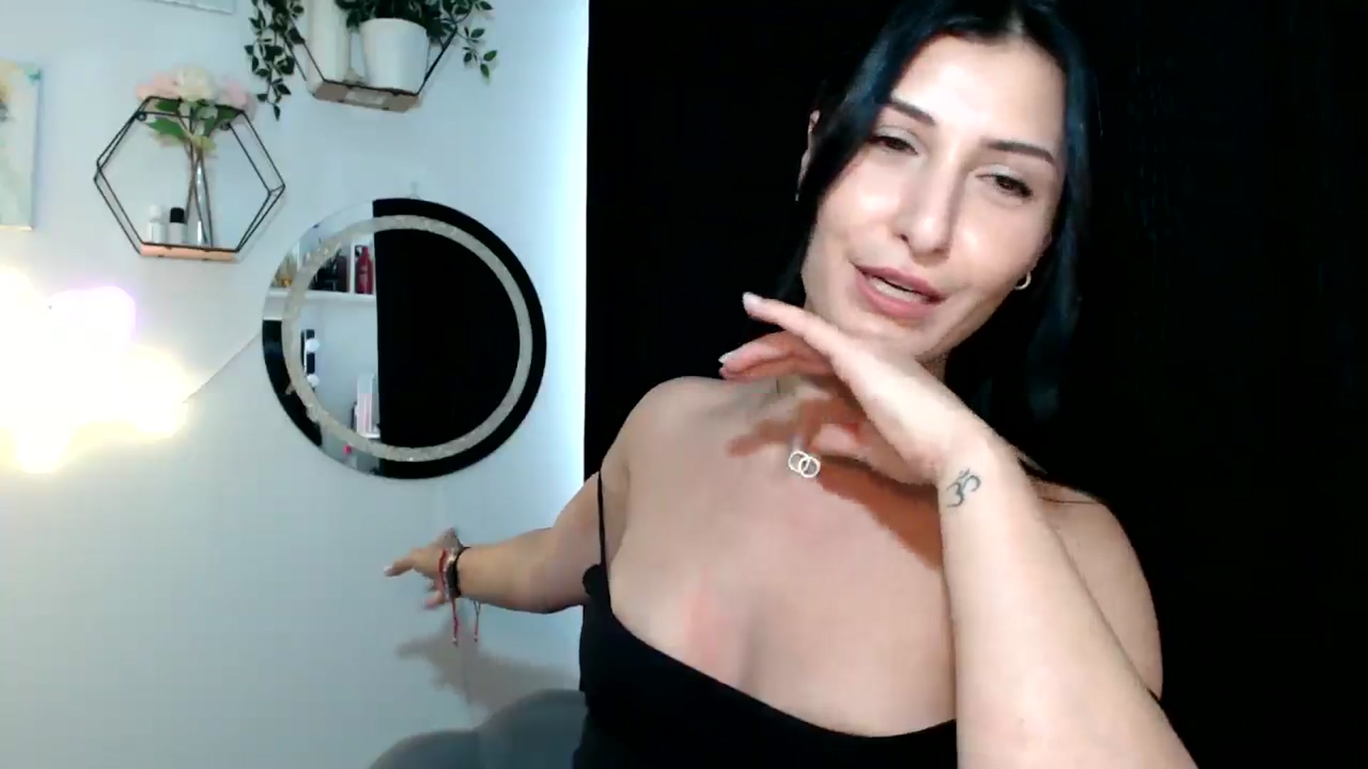 Gallery image thumbnail from Yara_77's myfreecams stream on, 10/23/2025, 13:45 image 11 of 20