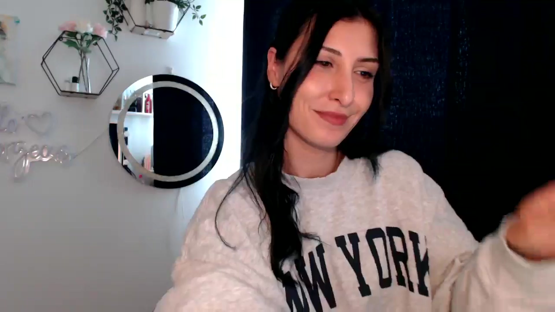 Gallery image thumbnail from Yara_77's myfreecams stream on, 10/23/2025, 14:20 image 17 of 20