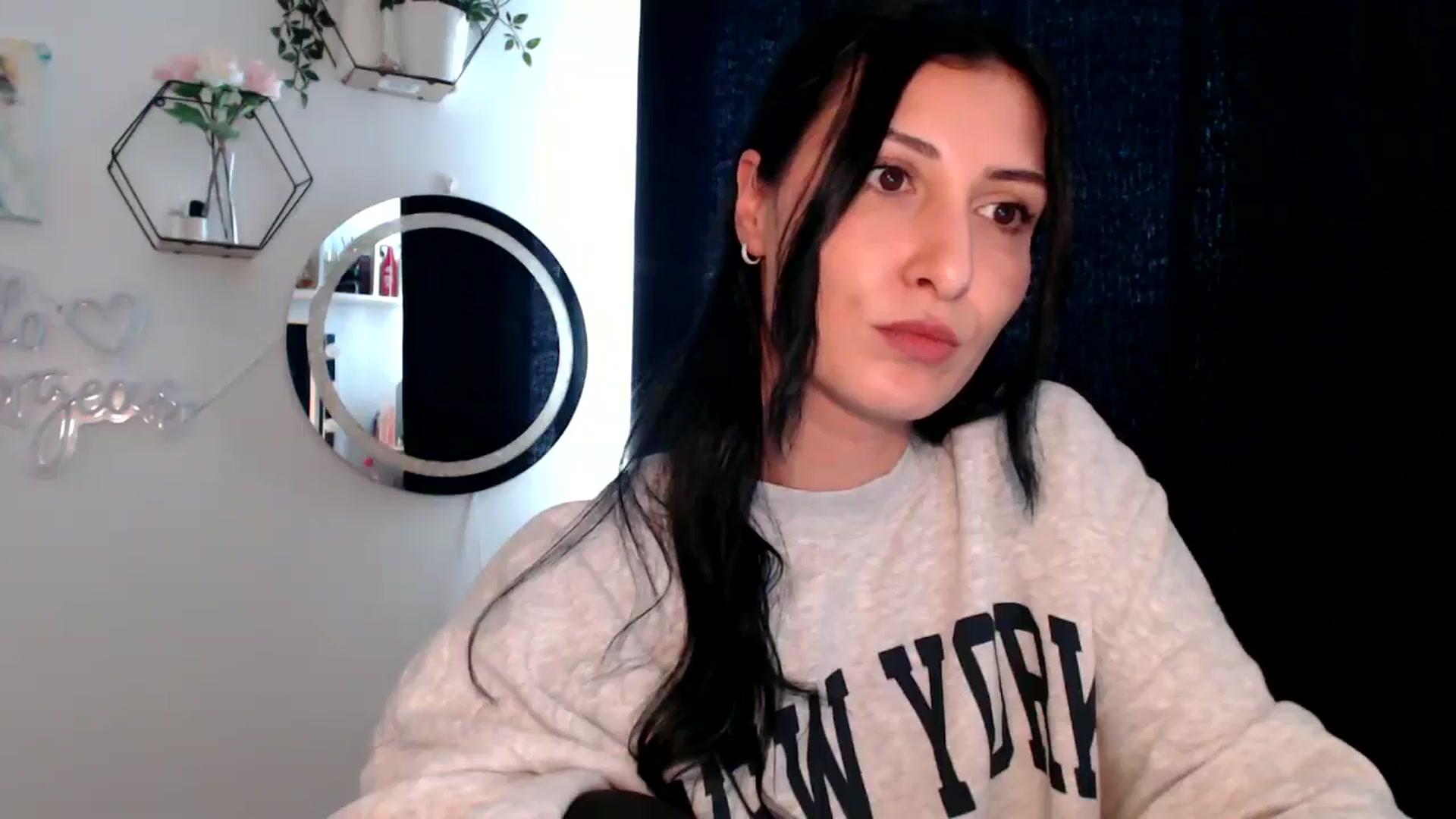 Gallery image thumbnail from Yara_77's myfreecams stream on, 10/23/2025, 14:20 image 18 of 20