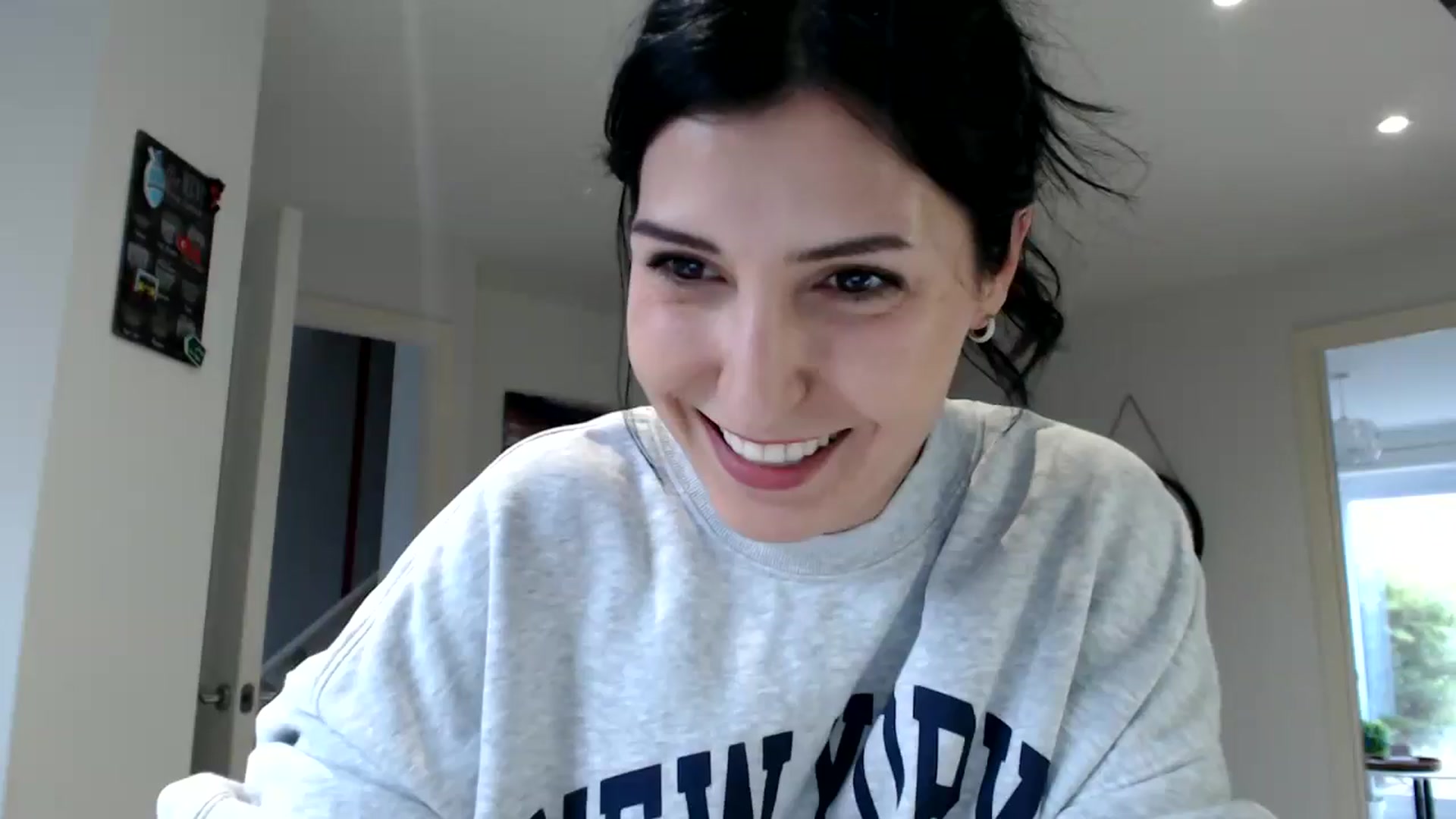 Gallery image thumbnail from Yara_77's myfreecams stream on, 10/23/2025, 15:14 image 1 of 20