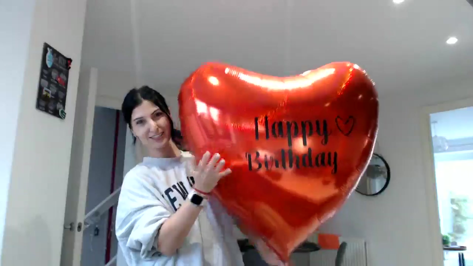 Gallery image thumbnail from Yara_77's myfreecams stream on, 10/23/2025, 15:14 image 13 of 20