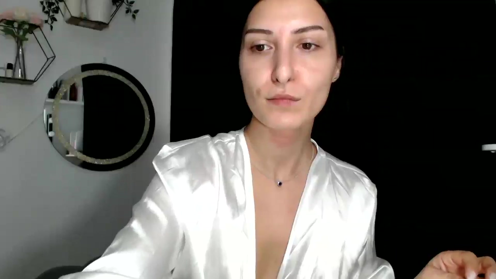 Gallery image thumbnail from Yara_77's myfreecams stream on, 10/24/2025, 10:33 image 3 of 20