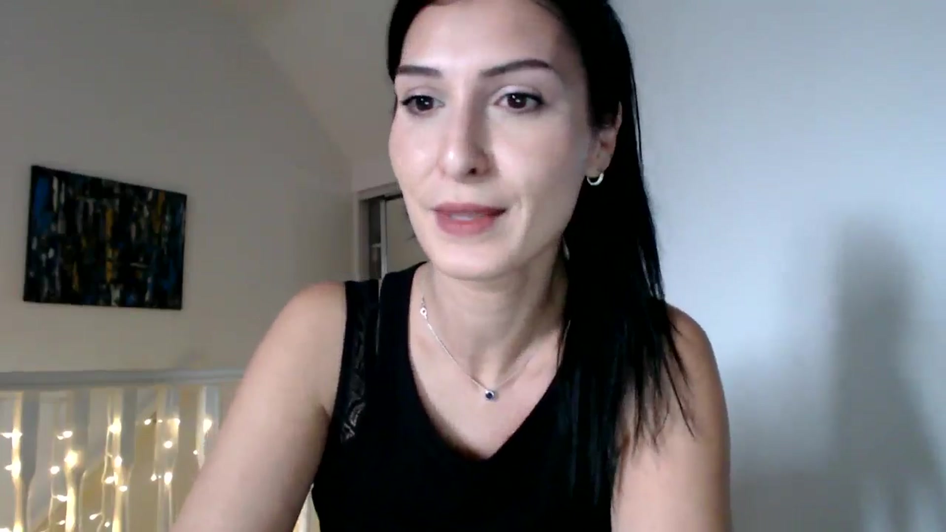 Gallery image thumbnail from Yara_77's myfreecams stream on, 10/31/2025, 10:56 image 19 of 20
