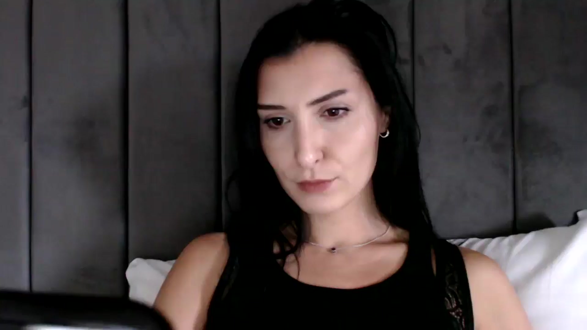 Gallery image thumbnail from Yara_77's myfreecams stream on, 10/31/2025, 10:56 image 1 of 20