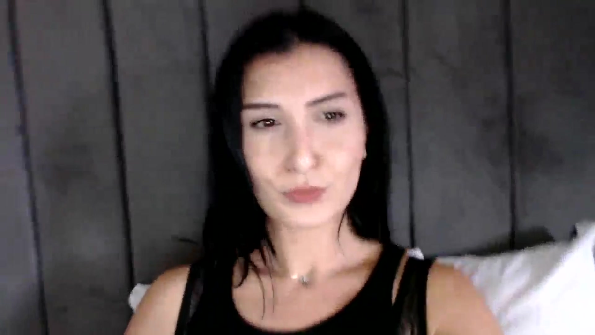 Gallery image thumbnail from Yara_77's myfreecams stream on, 10/31/2025, 10:56 image 8 of 20