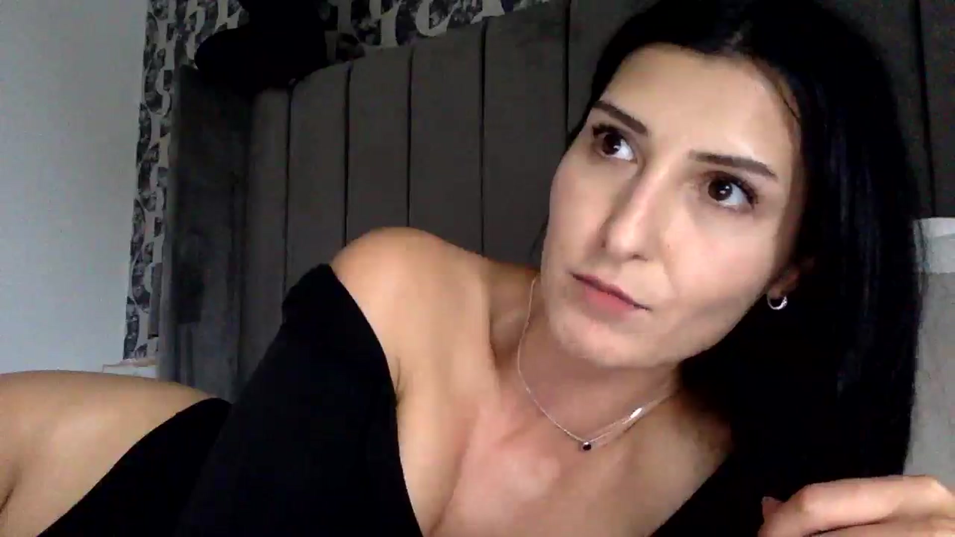 Gallery image thumbnail from Yara_77's myfreecams stream on, 11/03/2025, 13:04 image 19 of 20