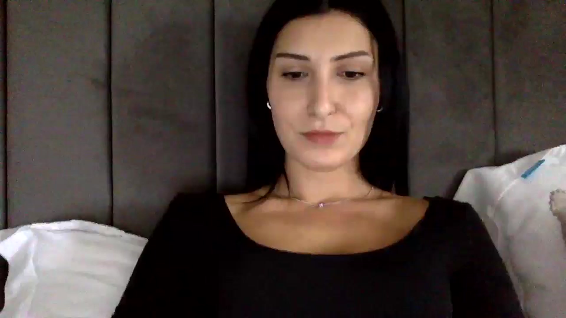 Gallery image thumbnail from Yara_77's myfreecams stream on, 11/03/2025, 13:04 image 6 of 20