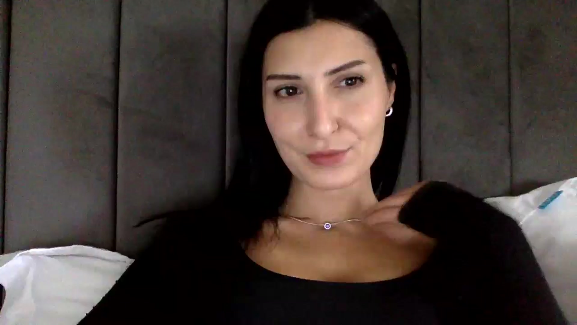 Gallery image thumbnail from Yara_77's myfreecams stream on, 11/03/2025, 13:04 image 1 of 20