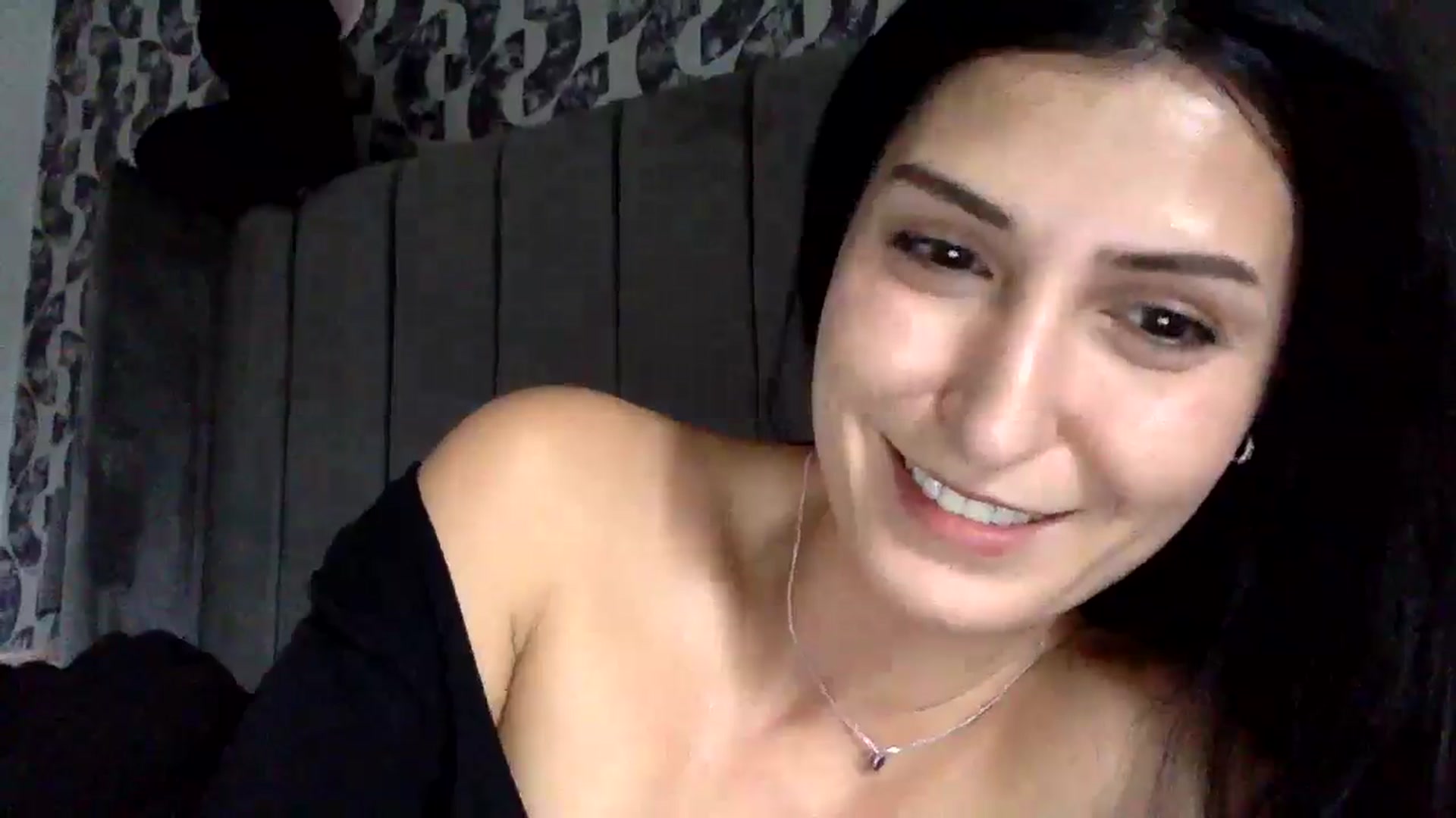 Gallery image thumbnail from Yara_77's myfreecams stream on, 11/03/2025, 13:04 image 10 of 20
