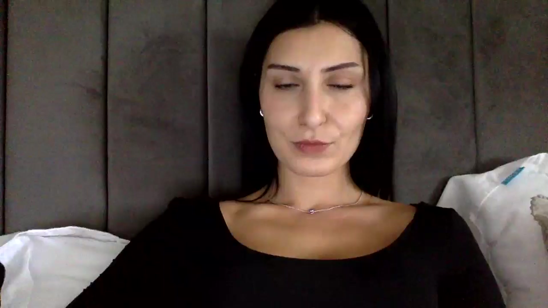 Gallery image thumbnail from Yara_77's myfreecams stream on, 11/03/2025, 13:04 image 5 of 20