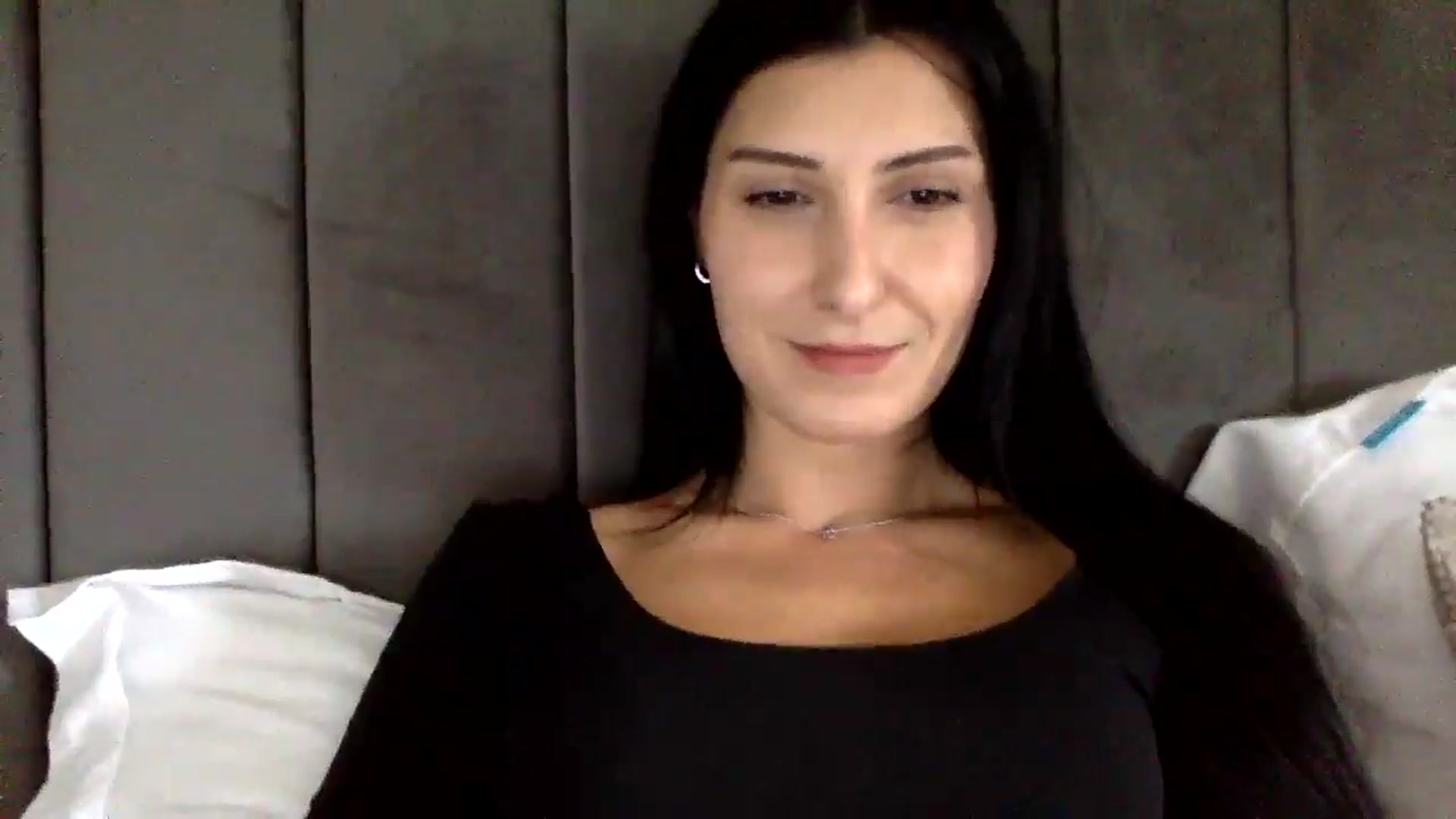 Gallery image thumbnail from Yara_77's myfreecams stream on, 11/03/2025, 13:04 image 7 of 20