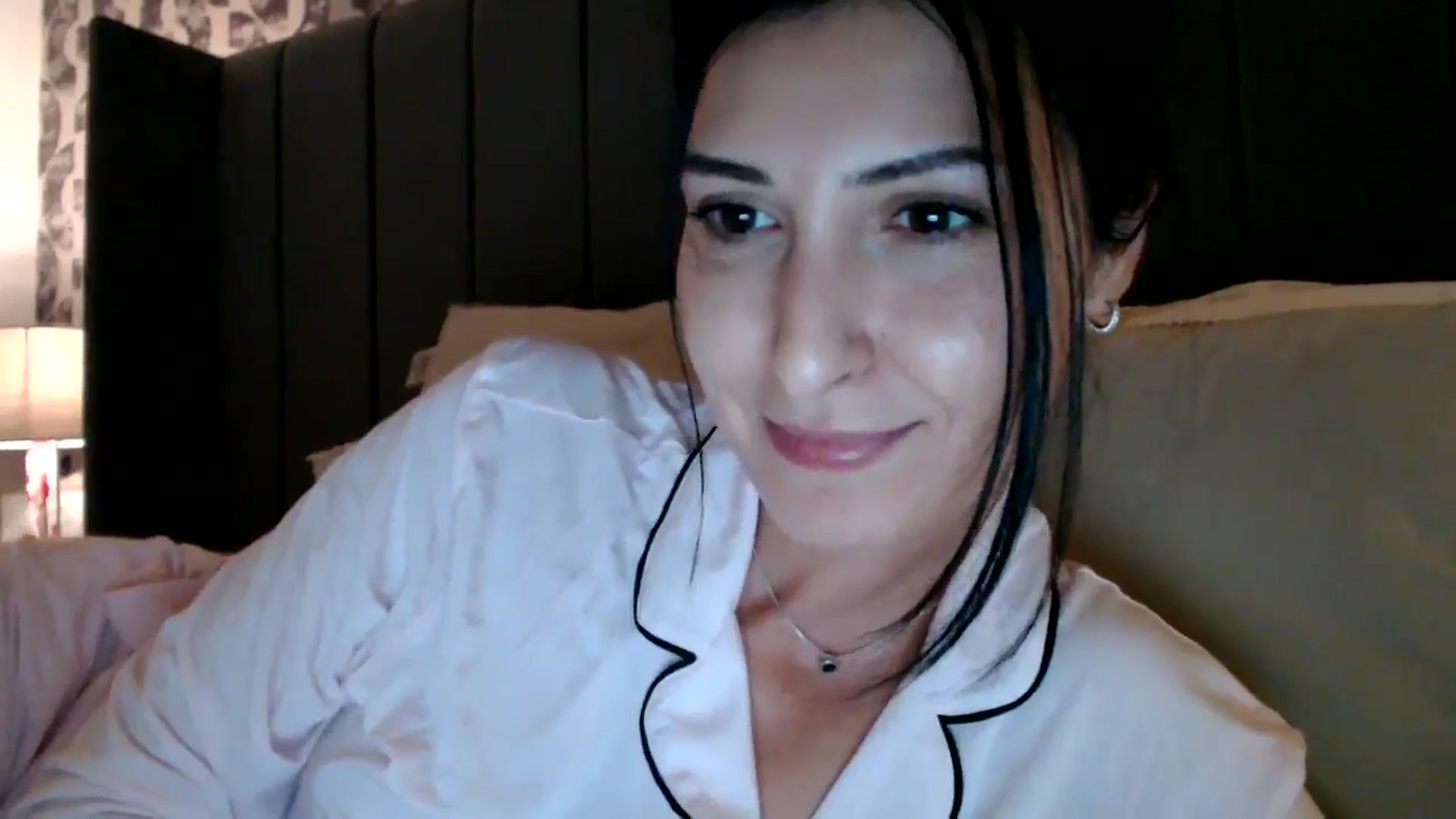 Gallery image thumbnail from Yara_77's myfreecams stream on, 11/03/2025, 20:52 image 13 of 20