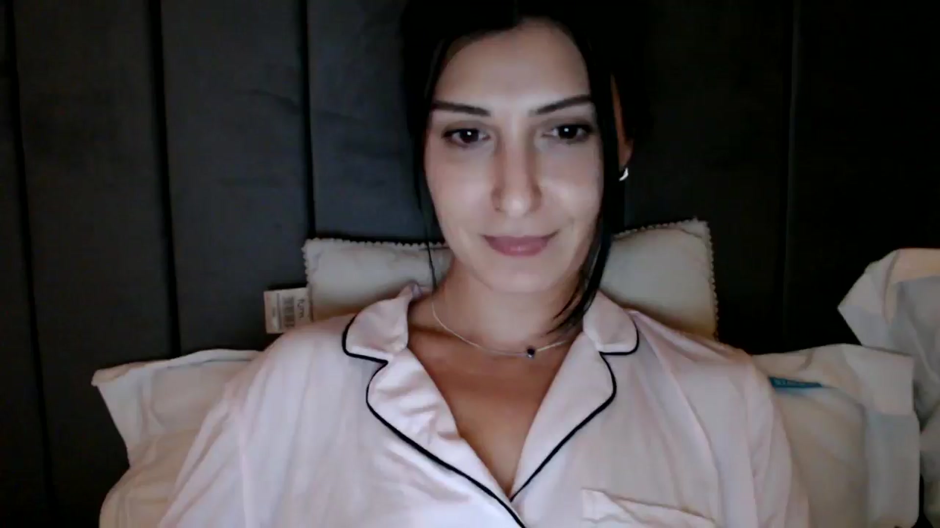 Gallery image thumbnail from Yara_77's myfreecams stream on, 11/03/2025, 20:52 image 20 of 20
