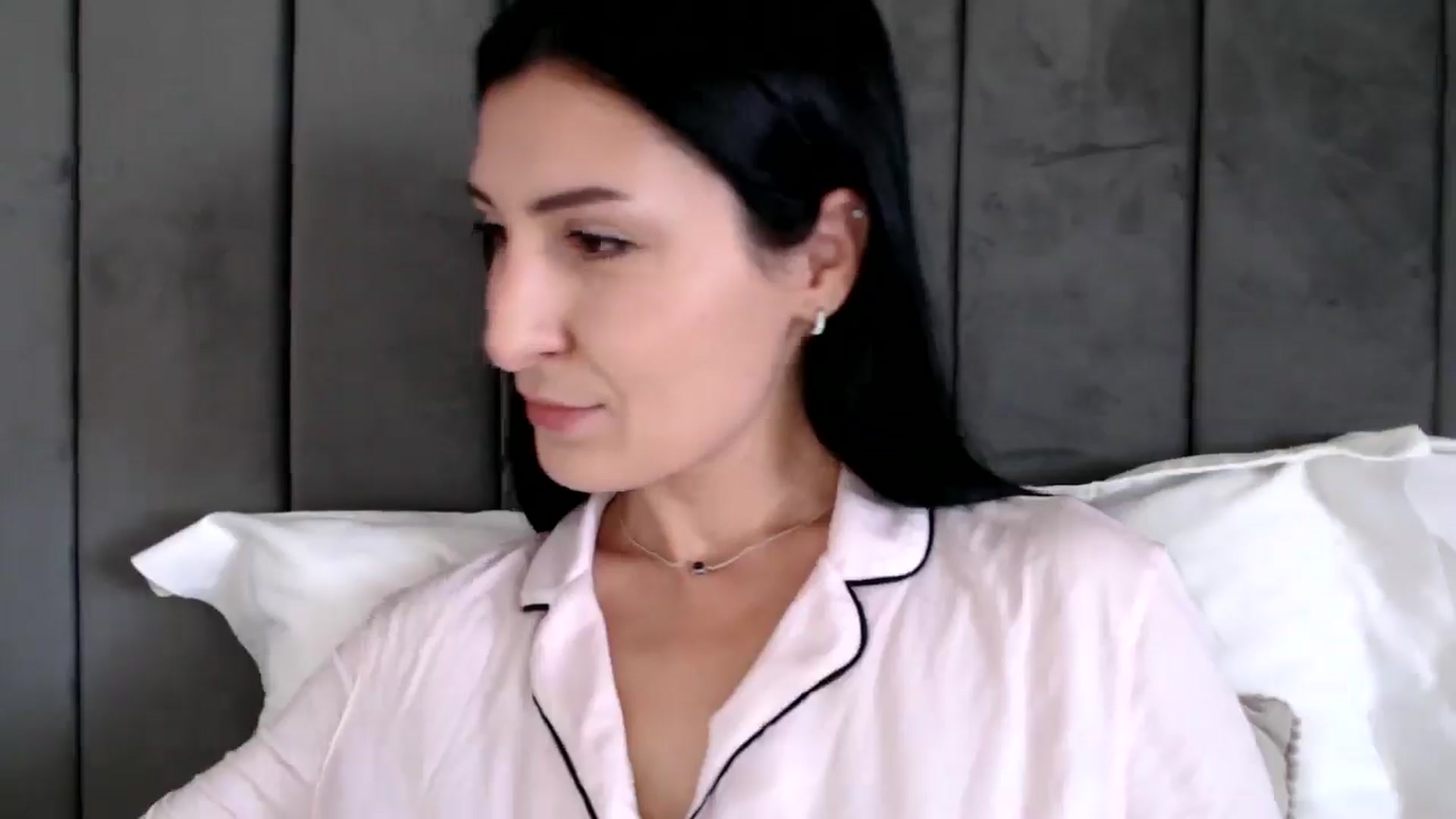 Gallery image thumbnail from Yara_77's myfreecams stream on, 11/05/2025, 11:11 image 4 of 20