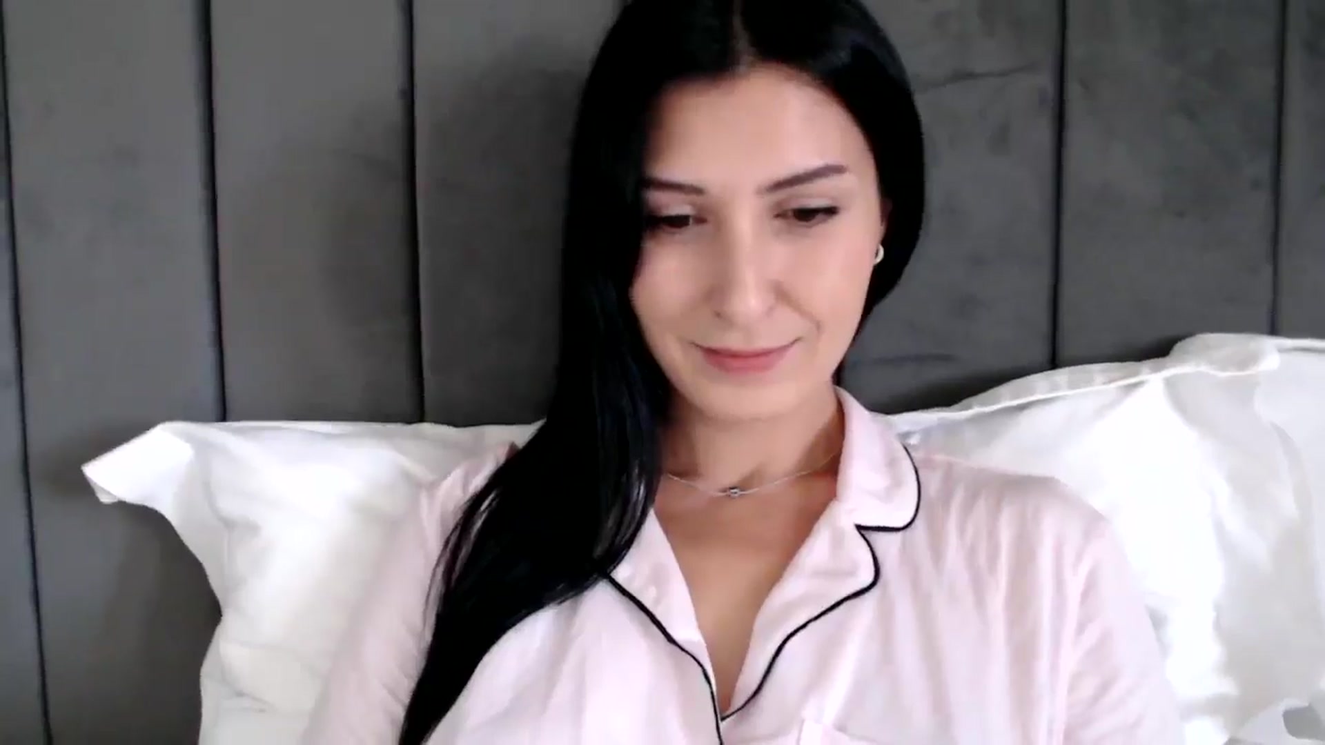 Gallery image thumbnail from Yara_77's myfreecams stream on, 11/05/2025, 11:11 image 10 of 20