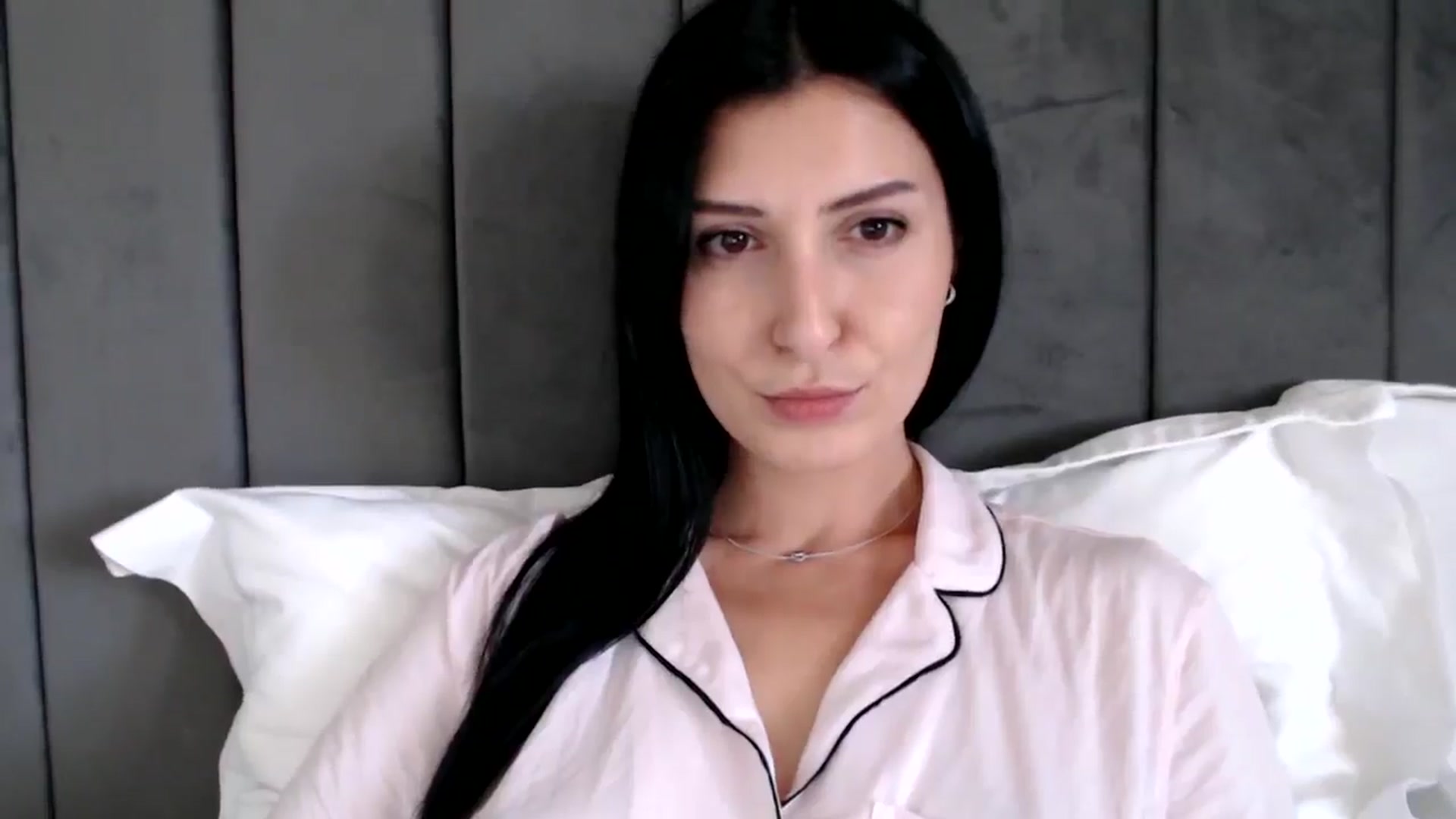 Gallery image thumbnail from Yara_77's myfreecams stream on, 11/05/2025, 11:11 image 11 of 20