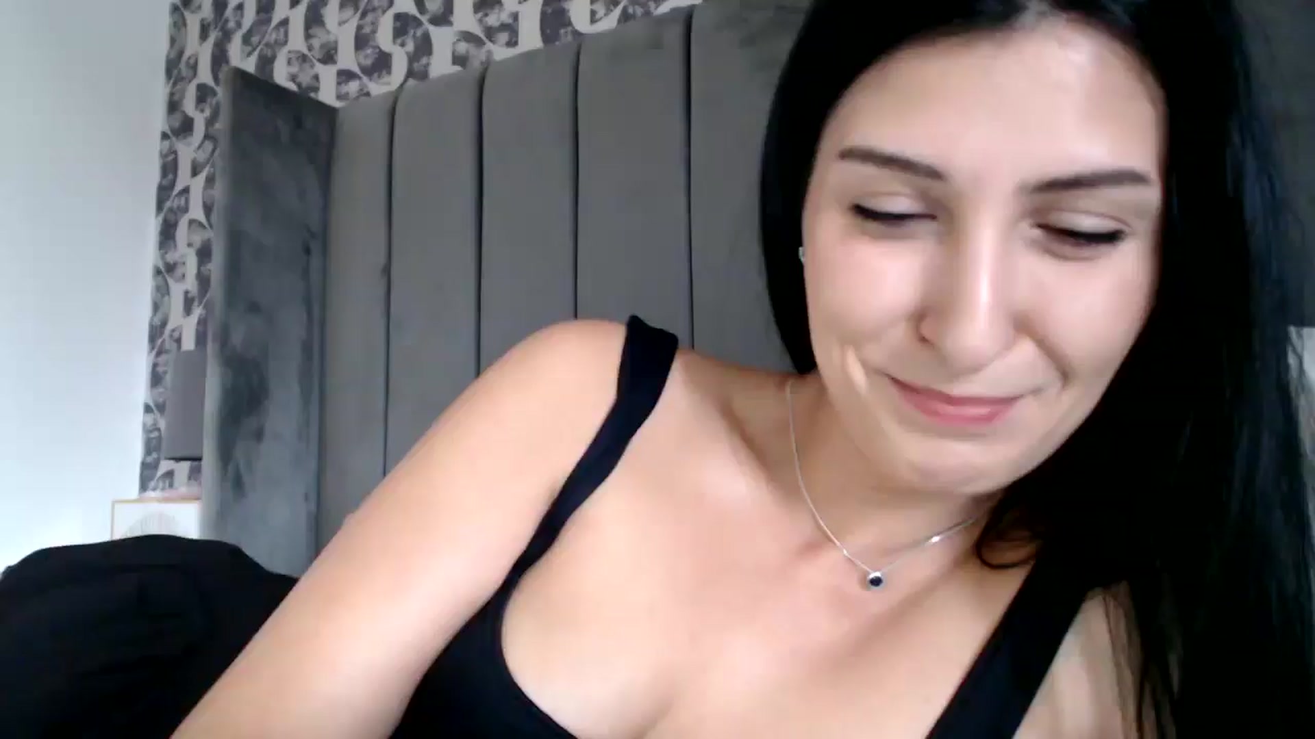 Gallery image thumbnail from Yara_77's myfreecams stream on, 11/05/2025, 11:57 image 6 of 20