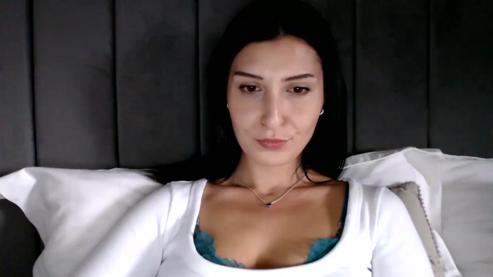 Gallery image thumbnail from Yara_77's myfreecams stream on, 11/05/2025, 13:59 image 10 of 20