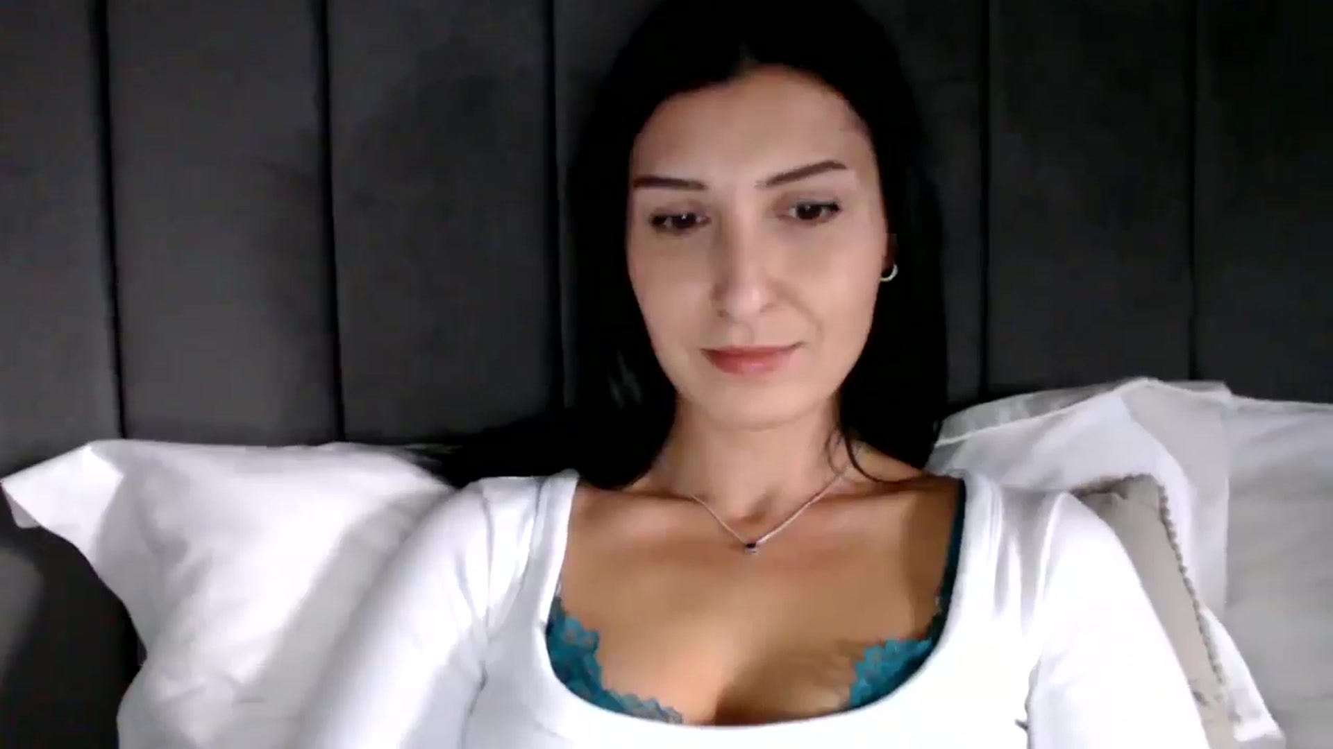 Gallery image thumbnail from Yara_77's myfreecams stream on, 11/05/2025, 13:59 image 12 of 20