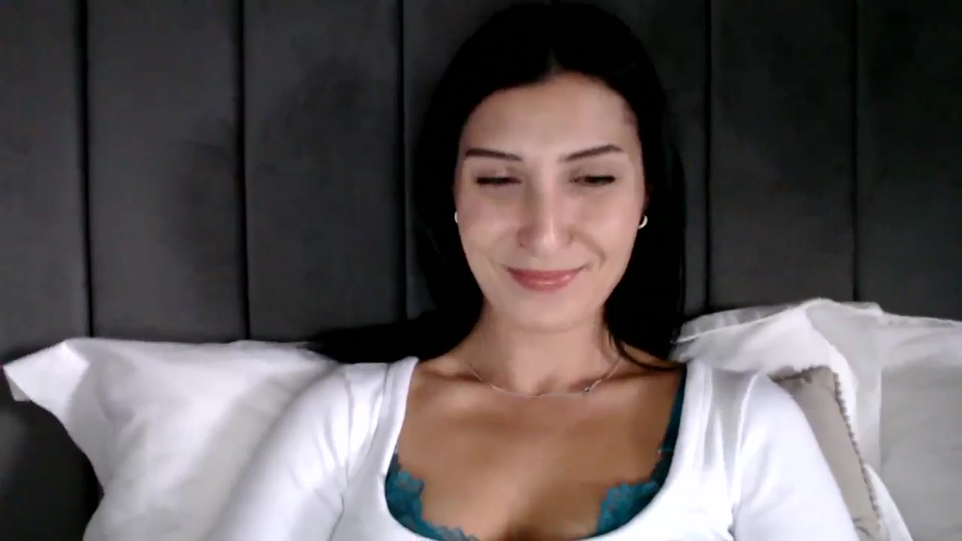 Gallery image thumbnail from Yara_77's myfreecams stream on, 11/05/2025, 13:59 image 7 of 20