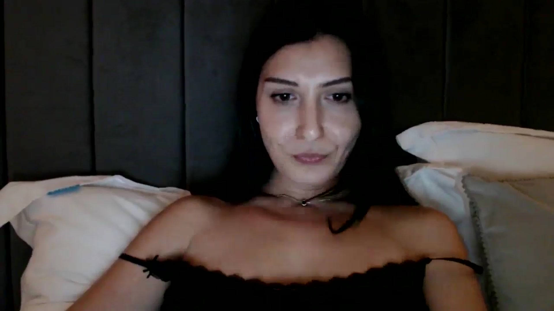 Gallery image thumbnail from Yara_77's myfreecams stream on, 11/05/2025, 18:32 image 15 of 20