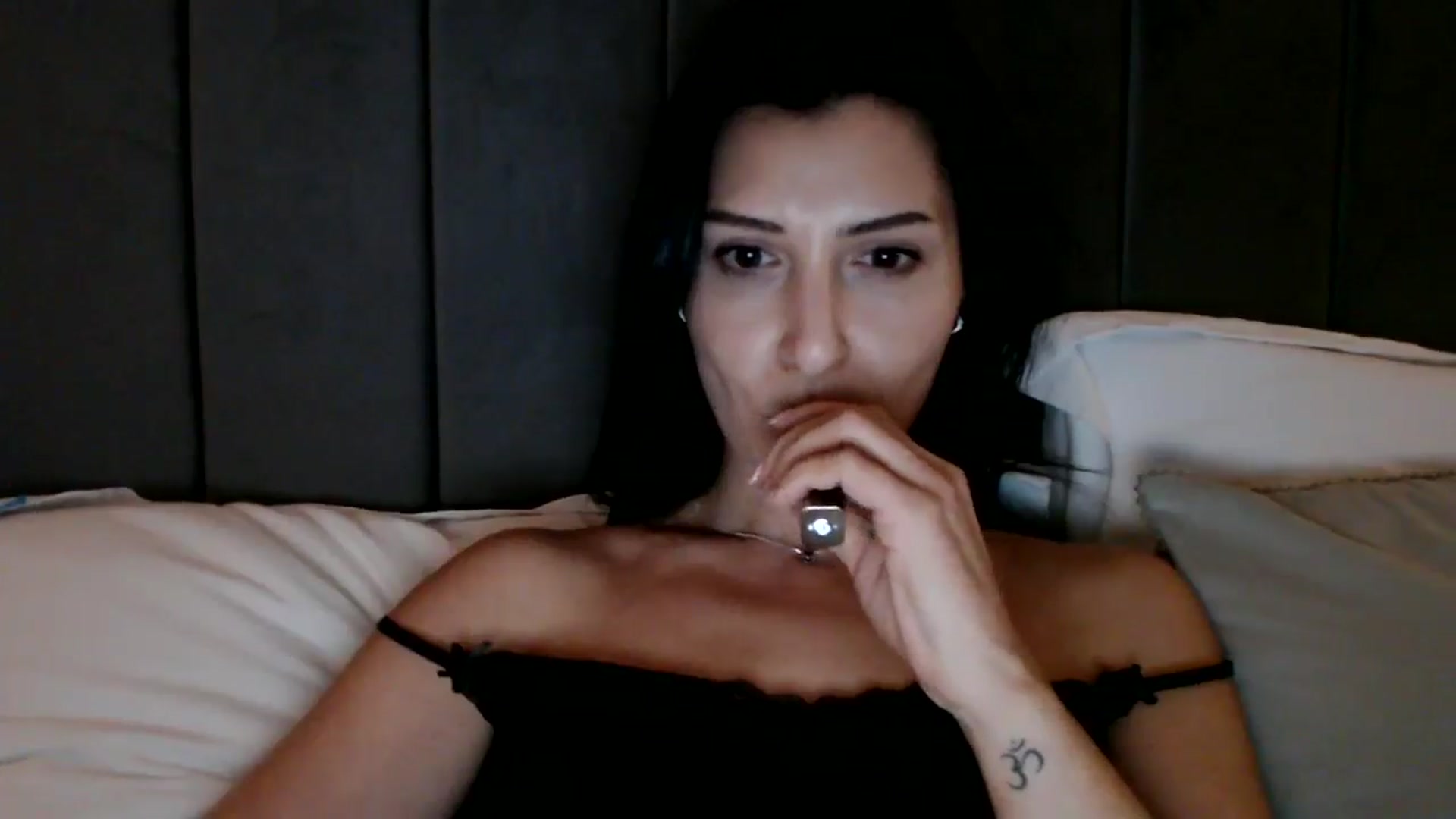 Gallery image thumbnail from Yara_77's myfreecams stream on, 11/05/2025, 19:10 image 5 of 20