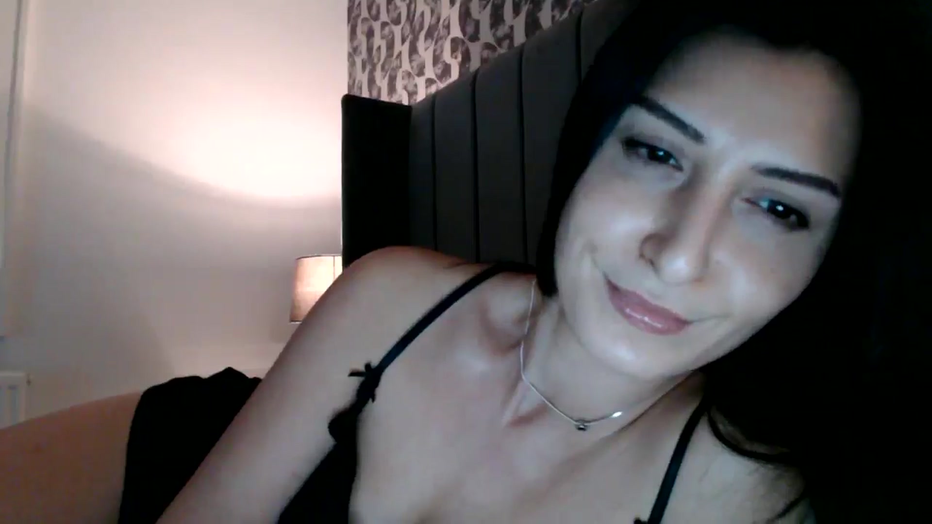 Gallery image thumbnail from Yara_77's myfreecams stream on, 11/05/2025, 19:10 image 8 of 20
