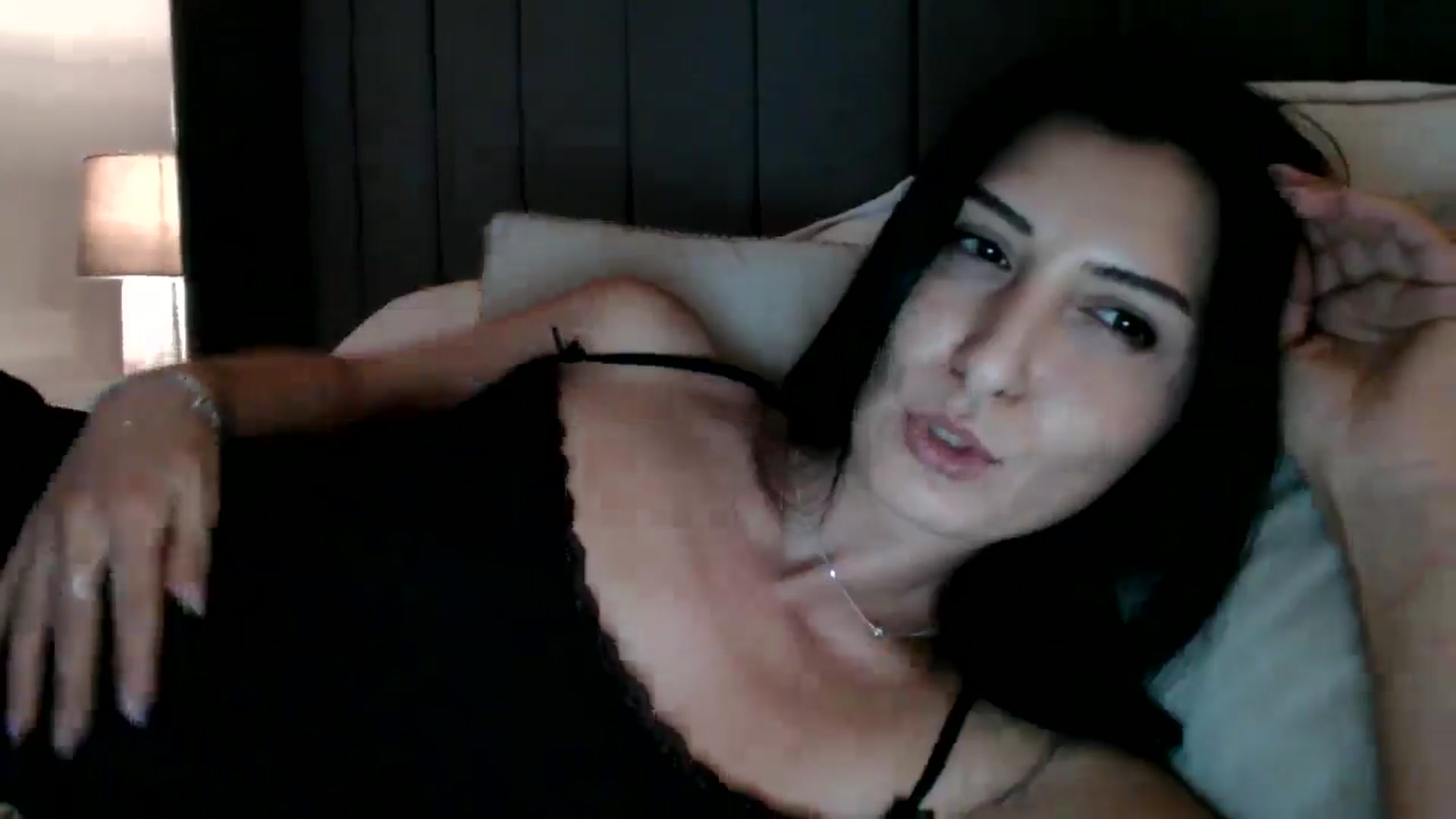 Gallery image thumbnail from Yara_77's myfreecams stream on, 11/05/2025, 19:10 image 11 of 20