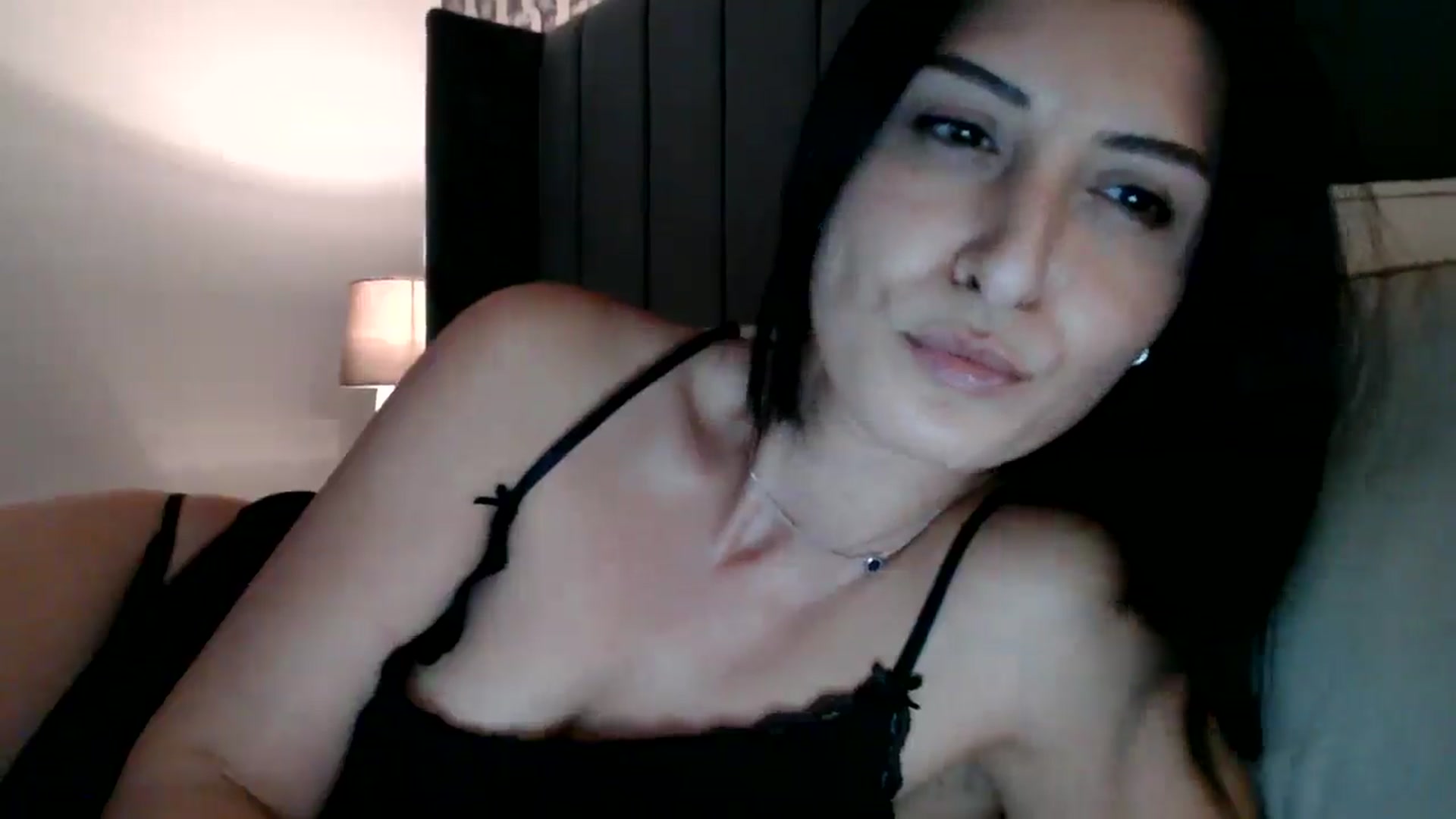 Gallery image thumbnail from Yara_77's myfreecams stream on, 11/05/2025, 19:10 image 16 of 20