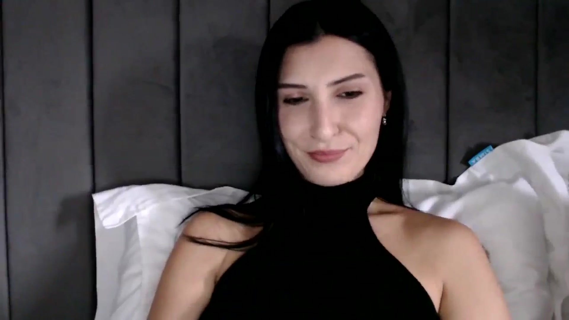 Gallery image thumbnail from Yara_77's myfreecams stream on, 11/06/2025, 11:07 image 15 of 20