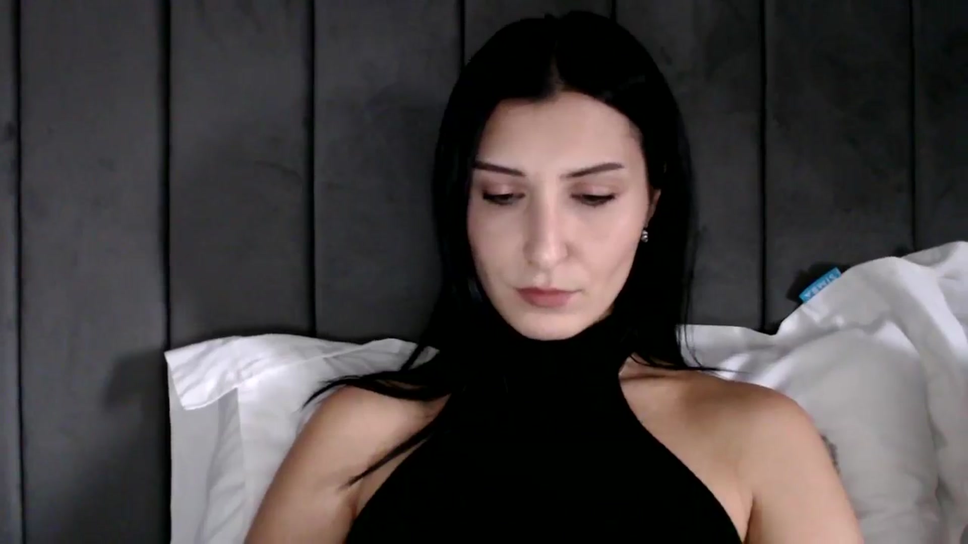 Gallery image thumbnail from Yara_77's myfreecams stream on, 11/06/2025, 11:07 image 16 of 20