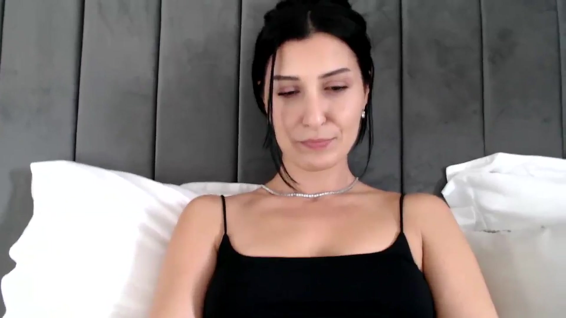 Gallery image thumbnail from Yara_77's myfreecams stream on, 11/06/2025, 12:53 image 17 of 20