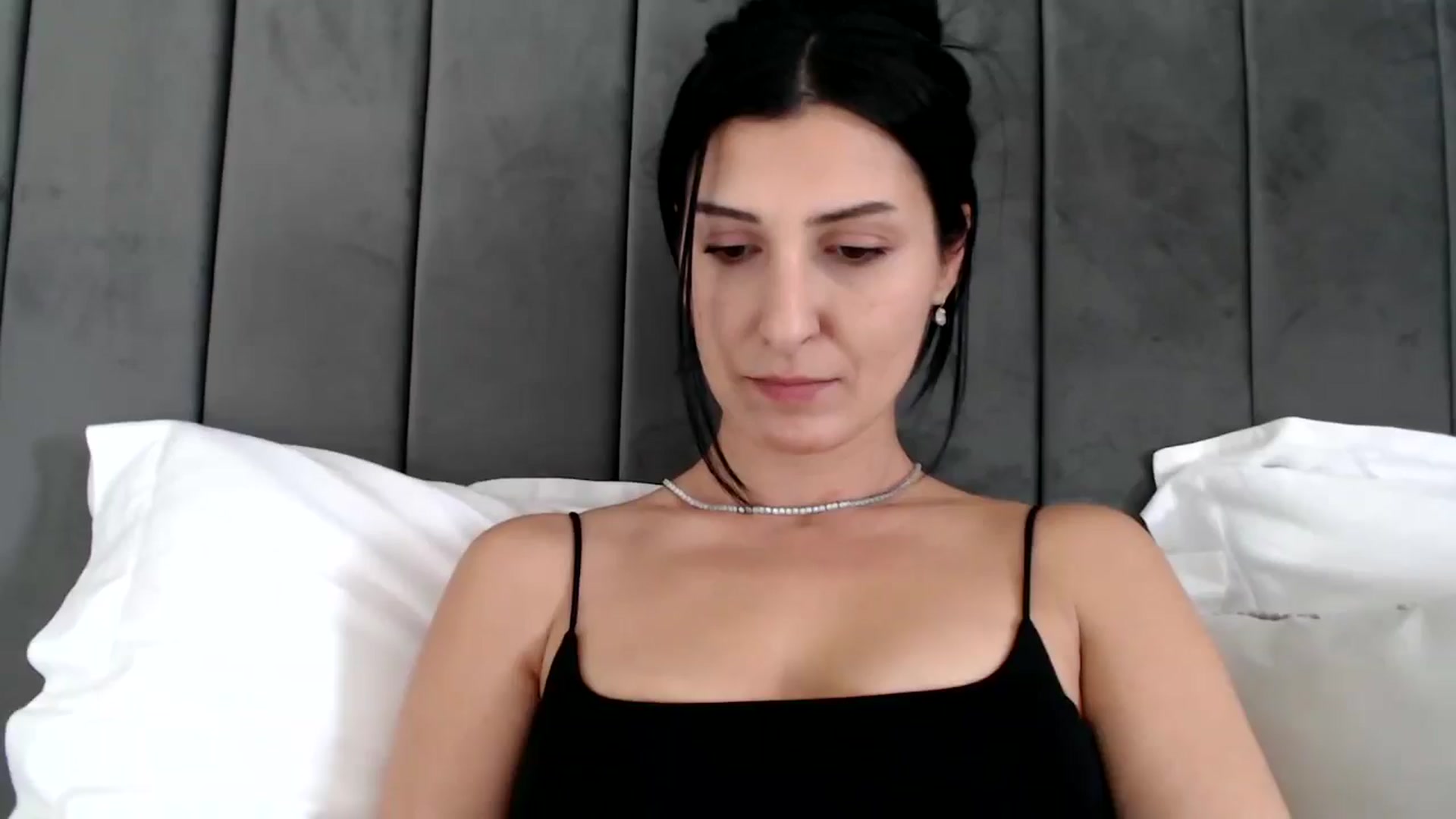 Gallery image thumbnail from Yara_77's myfreecams stream on, 11/06/2025, 12:53 image 7 of 20
