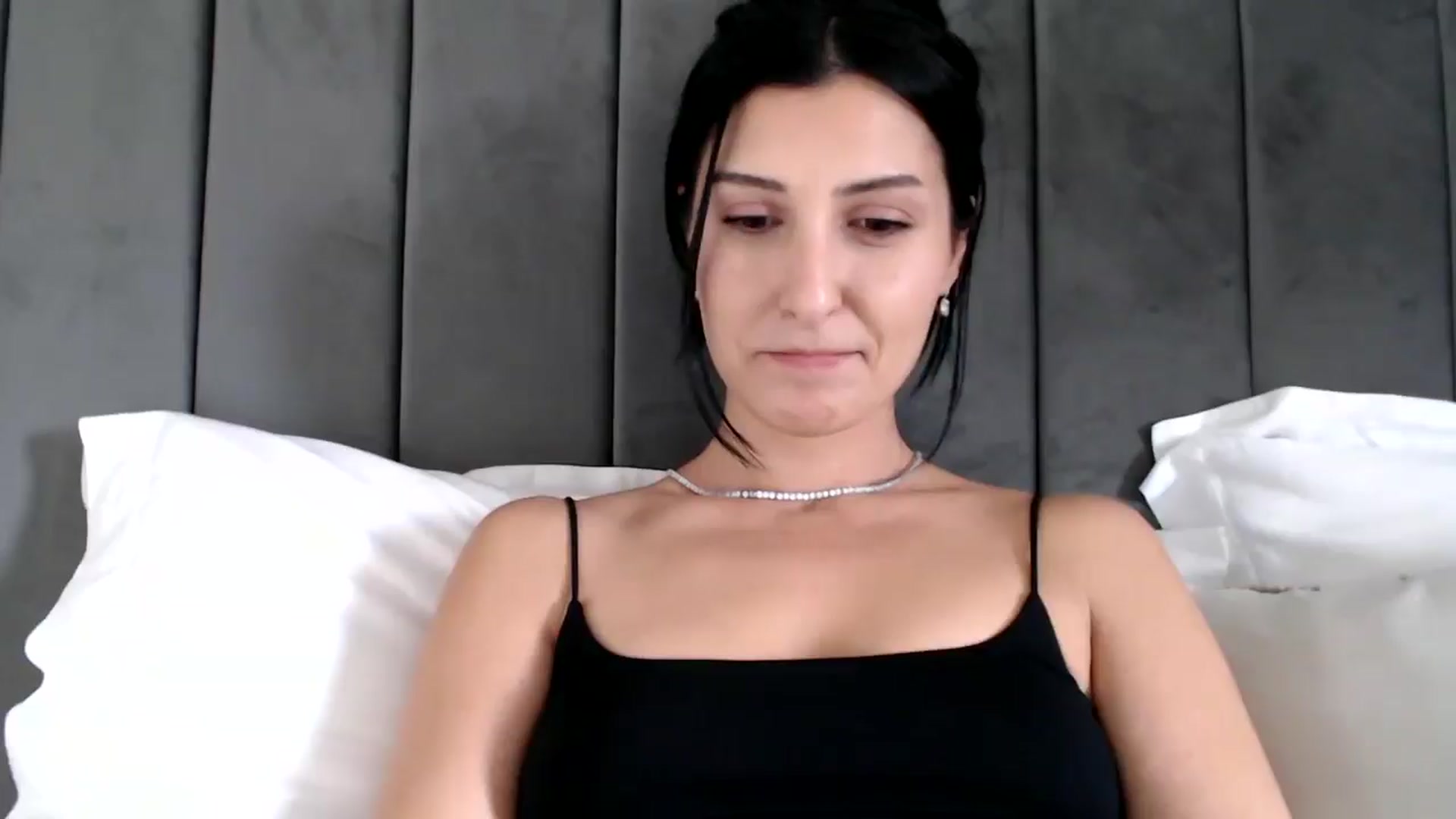 Gallery image thumbnail from Yara_77's myfreecams stream on, 11/06/2025, 12:53 image 14 of 20