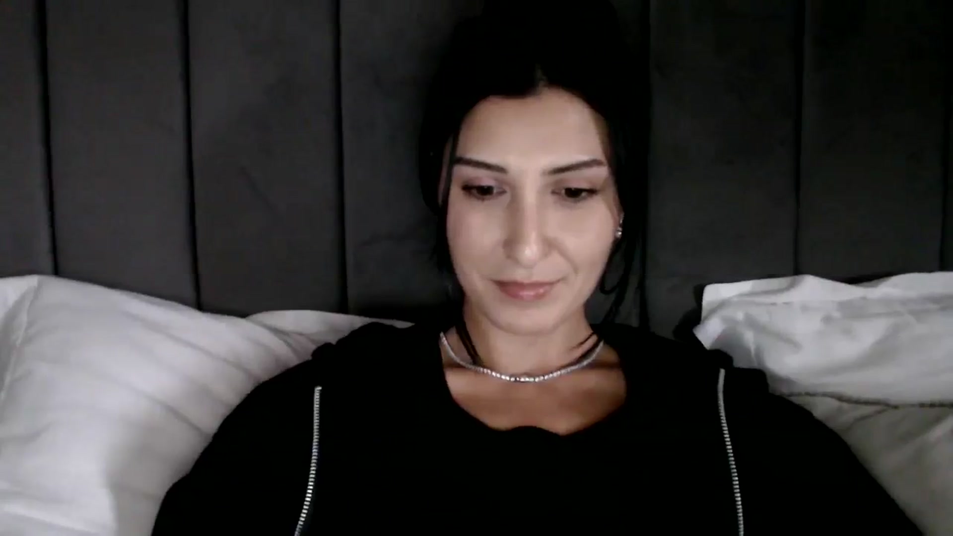 Gallery image thumbnail from Yara_77's myfreecams stream on, 11/06/2025, 14:17 image 16 of 20
