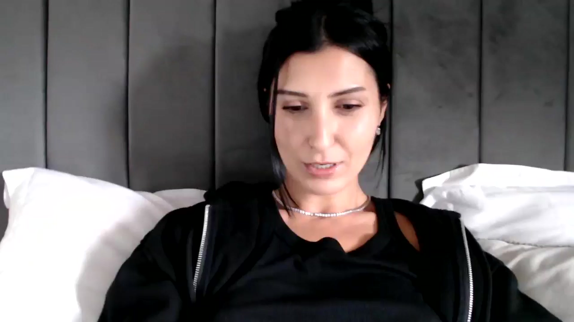 Gallery image thumbnail from Yara_77's myfreecams stream on, 11/06/2025, 14:17 image 11 of 20