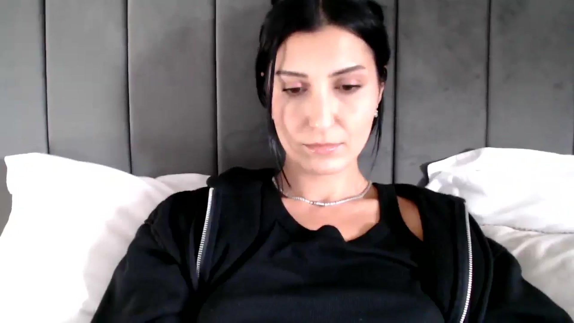 Gallery image thumbnail from Yara_77's myfreecams stream on, 11/06/2025, 14:17 image 10 of 20